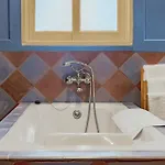 Tagus Views - 2br Alfama Castle - Historic Gem * Lisboa