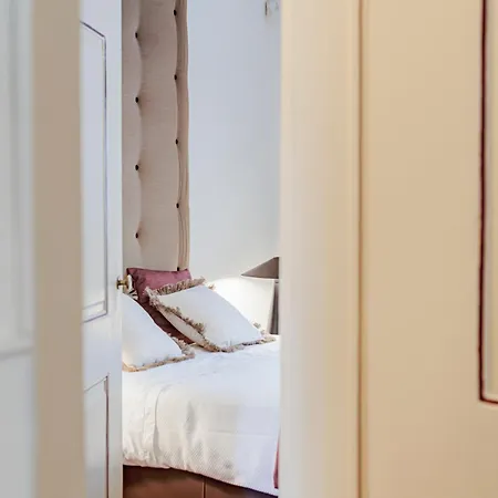 Tagus Views - 2br Alfama Castle - Historic Gem Lisboa