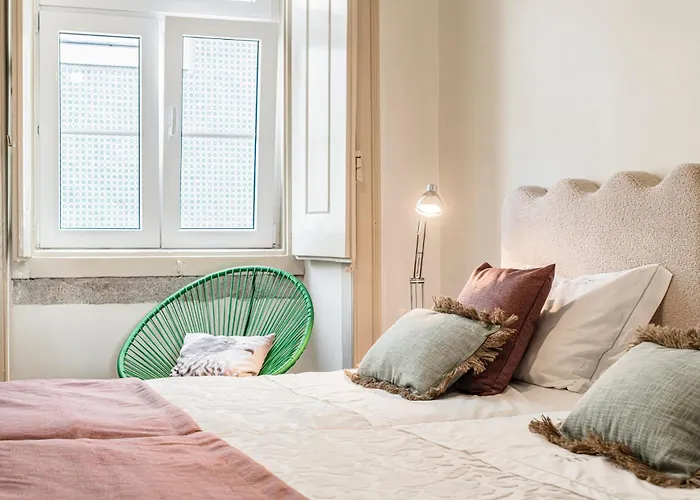 Tagus Views - 2br Alfama Castle - Historic Gem Lisboa