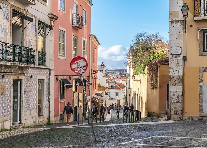 Tagus Views - 2br Alfama Castle - Historic Gem Διαμέρισμα Lisboa
