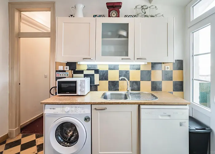 Tagus Views - 2br Alfama Castle - Historic Gem Διαμέρισμα *