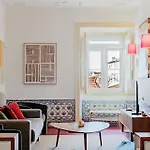 Tagus Views - 2br Alfama Castle - Historic Gem Apartament