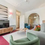 Tagus Views - 2br Alfama Castle - Historic Gem Apartament Lizbona